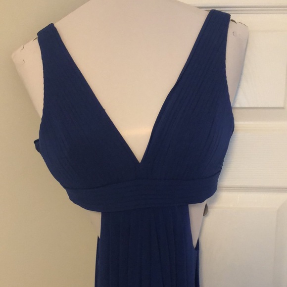 Formal/Evening Gown - Picture 2 of 9